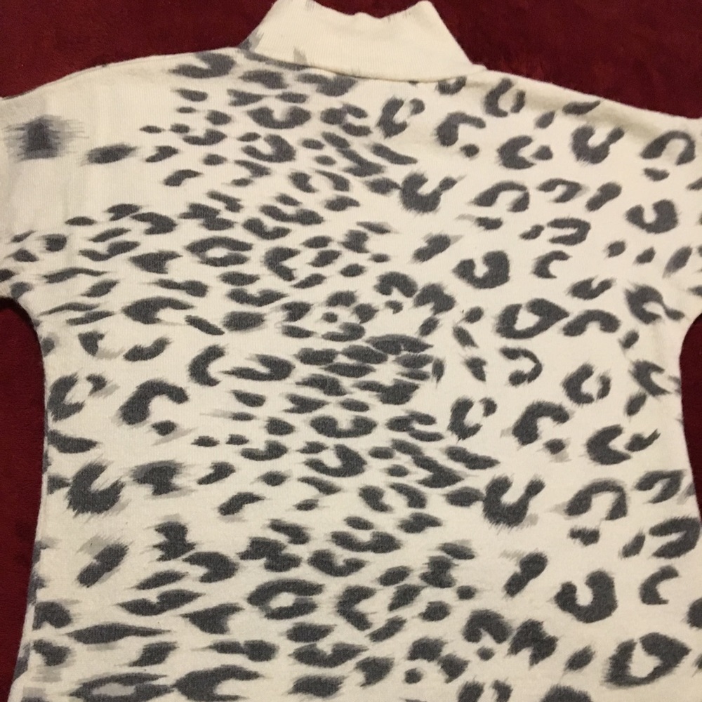 Sweater - Picture 2 of 2